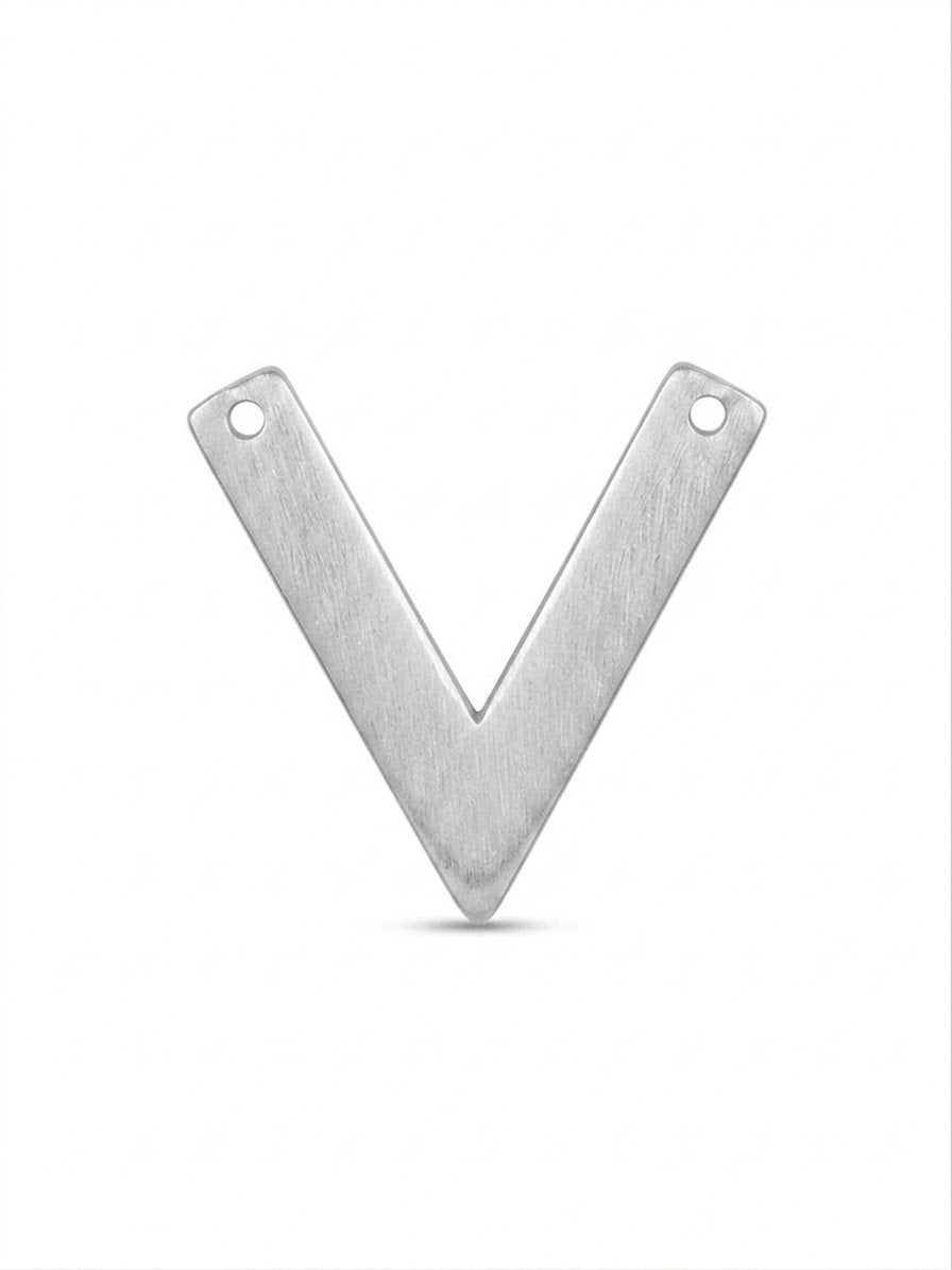 COLLAR DE PLATA CON INICIAL "V"