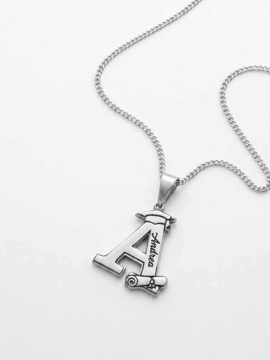 COLLAR DE PLATA CON INICIAL (PERSONALIZABLE)
