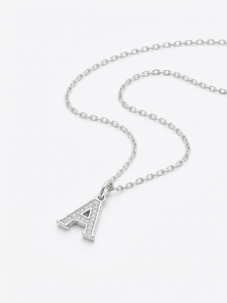 COLLAR DE PLATA CON INICIAL "A"