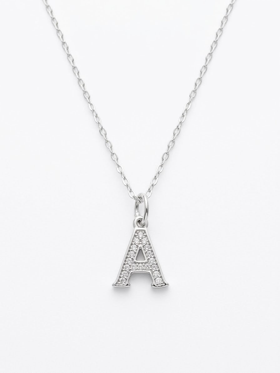 COLLAR DE PLATA CON INICIAL "A"