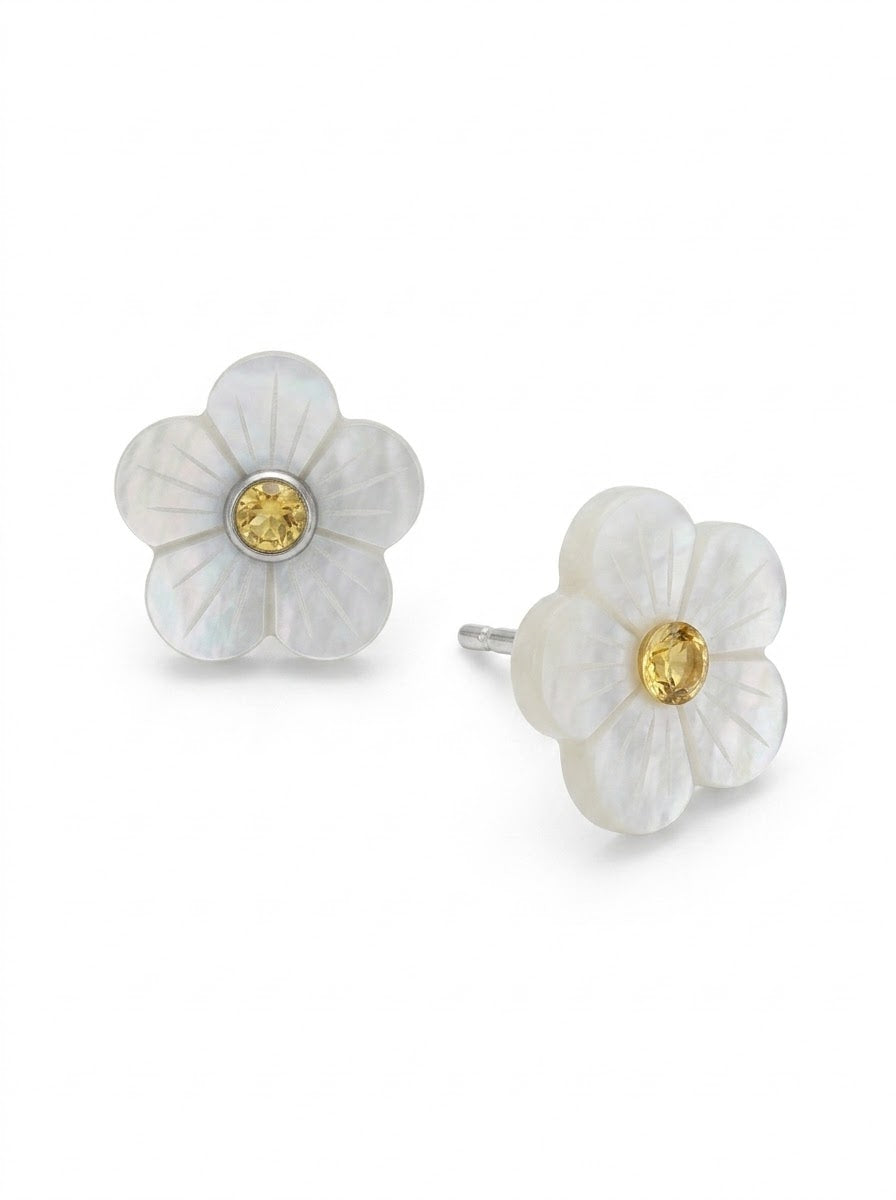 ARETE DE PLATA FLOR NÁCAR Y LAMINA DE ORO